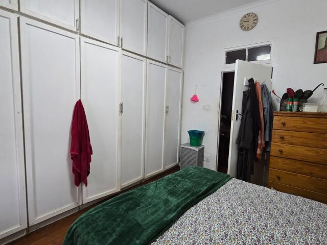 5 Bedroom House For Sale in Glenwood