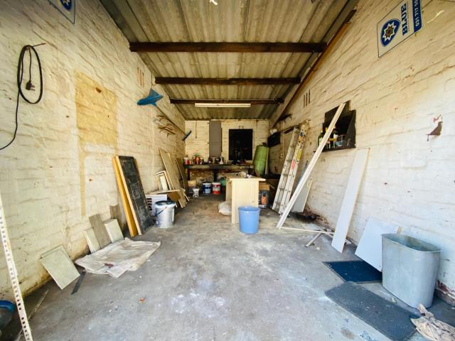 5 Bedroom House For Sale in Glenwood