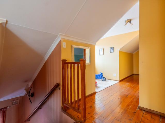 5 Bedroom House For Sale in Glenwood