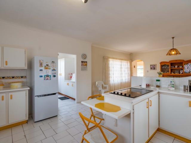 5 Bedroom House For Sale in Greenwood Park