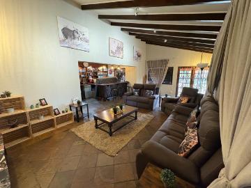 5 Bedroom House For Sale in Greenhills