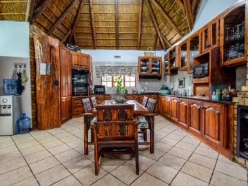 5 Bedroom House For Sale in Doornpoort