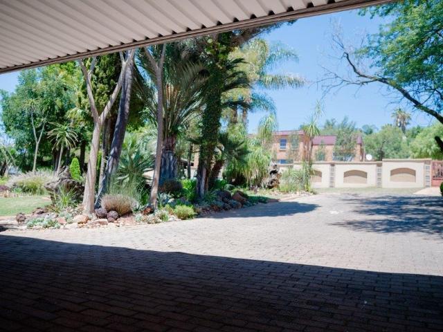 5 Bedroom House For Sale in Doringkruin