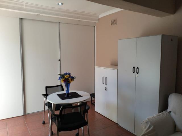 5 Bedroom House For Sale in Dawnview