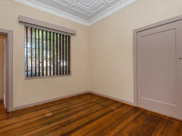 5 Bedroom House For Sale in Delville