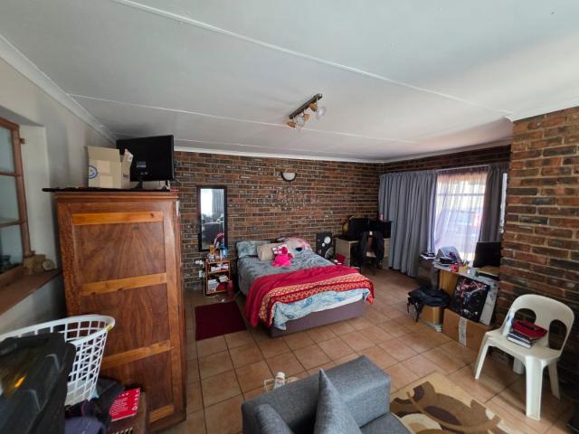 5 Bedroom House For Sale in Dullstroom
