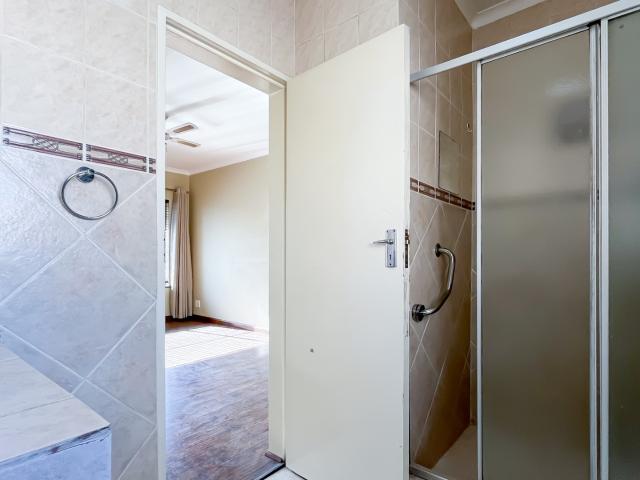 5 Bedroom House For Sale in Eden Glen