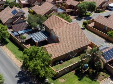 5 Bedroom House For Sale in Eden Glen