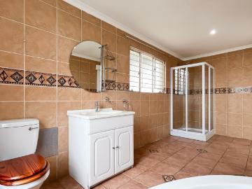 5 Bedroom House For Sale in Edenvale Central