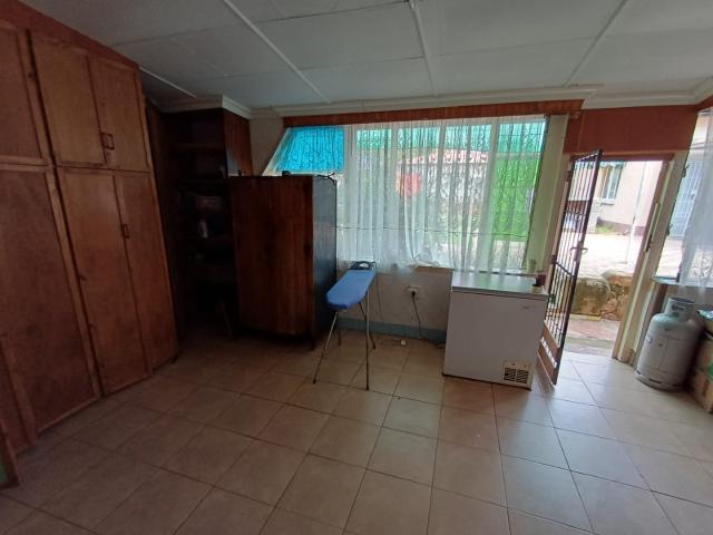 5 Bedroom House For Sale in Elandia