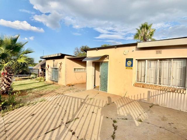 5 Bedroom House For Sale in Elandia