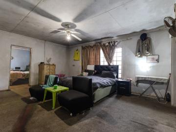 5 Bedroom House For Sale in Elarduspark