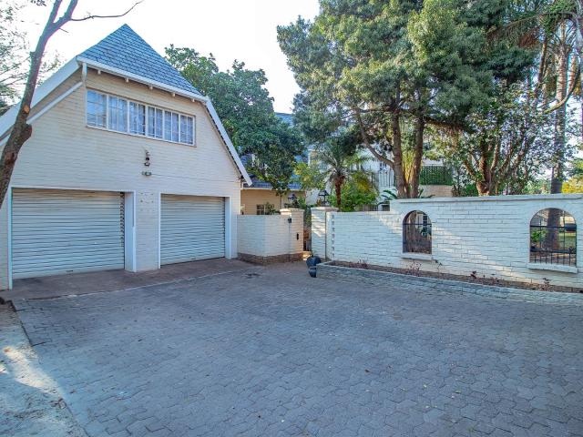 5 Bedroom House For Sale in Erasmusrand