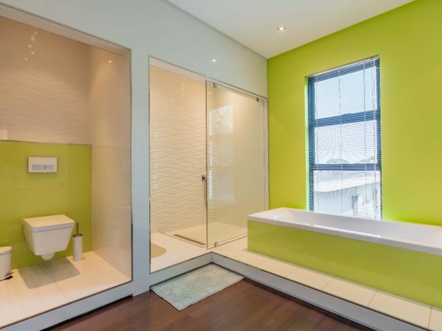 5 Bedroom House For Sale in Essenwood