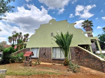 5 Bedroom House For Sale in Fochville