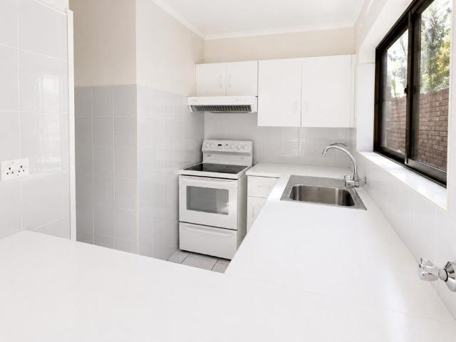 5 Bedroom House For Sale in Faerie Glen