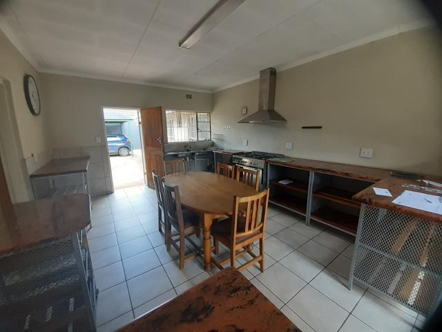 5 Bedroom House For Sale in Farrar Park