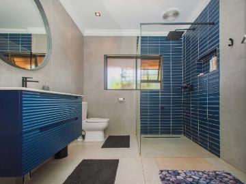 5 Bedroom House For Sale in Florida Park