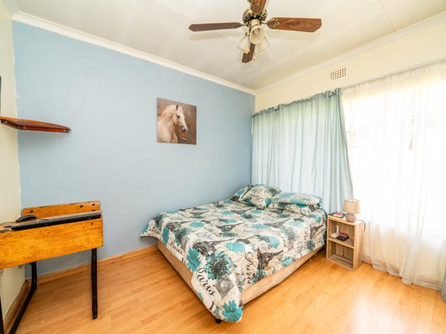 5 Bedroom House For Sale in Freeway Park