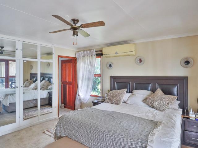 5 Bedroom House For Sale in Kosmos