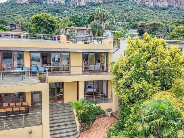 5 Bedroom House For Sale in Kosmos