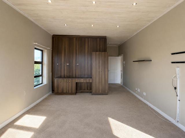 5 Bedroom House For Sale in Kamma Heights