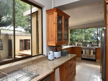 5 Bedroom House For Sale in Kensington