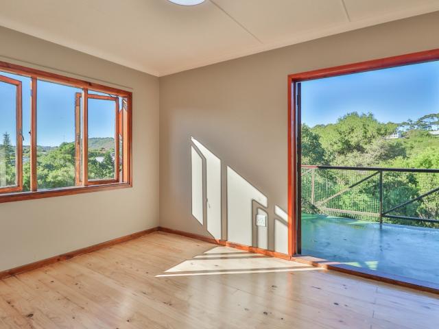 5 Bedroom House For Sale in Kingfisher Creek