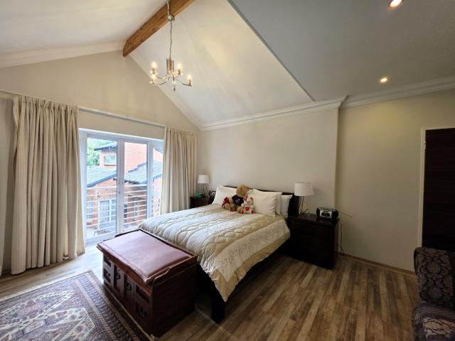 5 Bedroom House For Sale in Houghton Estate