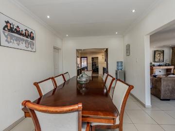 5 Bedroom House For Sale in Horison