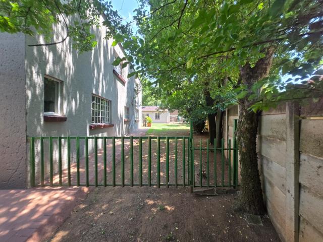5 Bedroom House For Sale in Henley On Klip