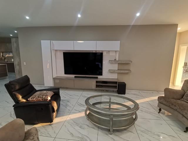 5 Bedroom House For Sale in Heron Banks Golf Estate