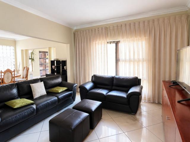 5 Bedroom House For Sale in Highveld