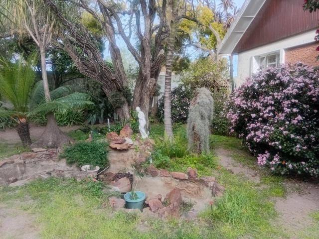 5 Bedroom House For Sale in Humansdorp