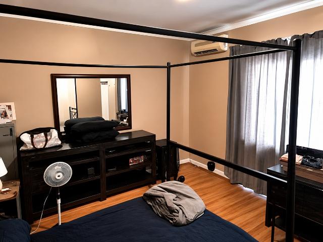 5 Bedroom House For Sale in Oakdale
