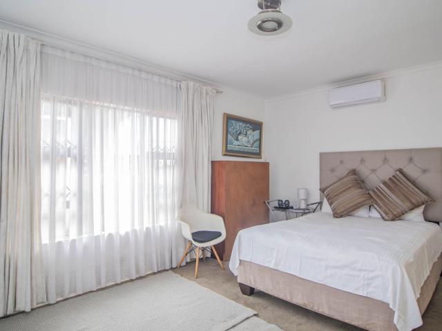 5 Bedroom House For Sale in Orient Heights