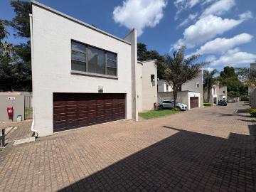 5 Bedroom House For Sale in Oriel