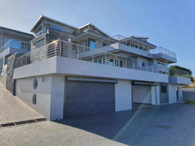 5 Bedroom House For Sale in Oslo Beach