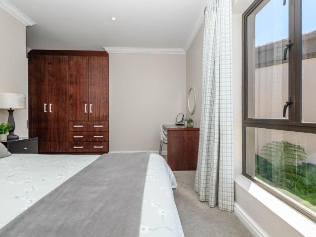 5 Bedroom House For Sale in Lovemore Heights