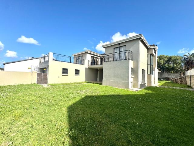 5 Bedroom House For Sale in Lovemore Park