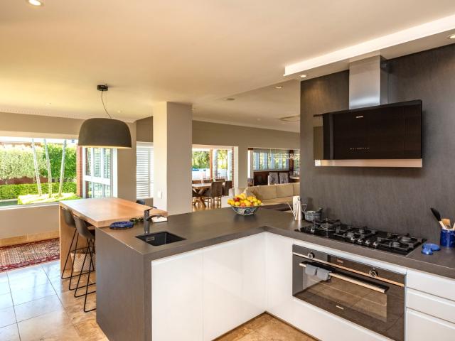 5 Bedroom House For Sale in Lovemore Park