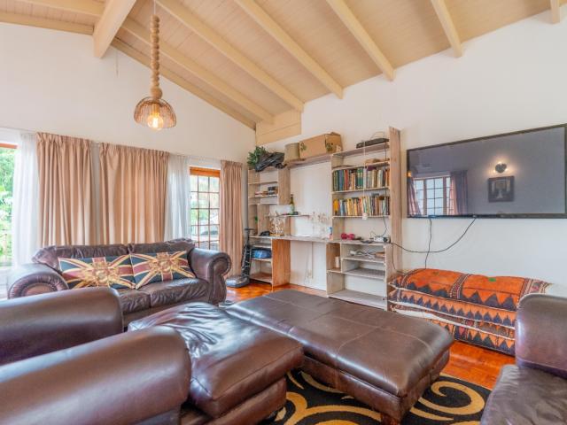 5 Bedroom House For Sale in La Lucia