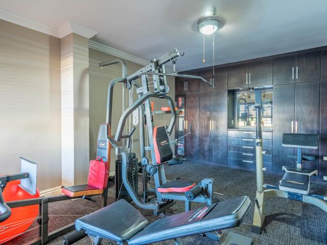 5 Bedroom House For Sale in La Lucia