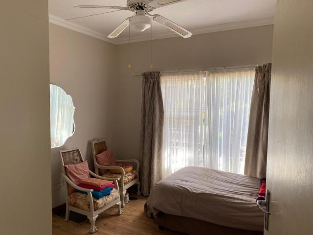 5 Bedroom House For Sale in Ladismith