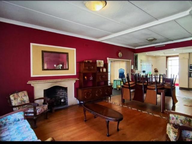 5 Bedroom House For Sale in Lambton