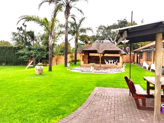 5 Bedroom House For Sale in Lambton Gardens