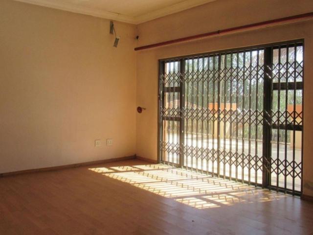 5 Bedroom House For Sale in Lenasia Ext 9