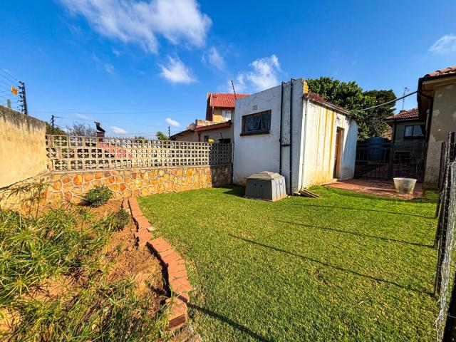 5 Bedroom House For Sale in Linmeyer
