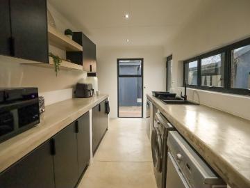 5 Bedroom House For Sale in Moditlo Nature Reserve