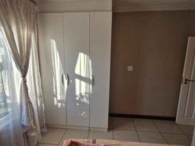 5 Bedroom House For Sale in Monavoni